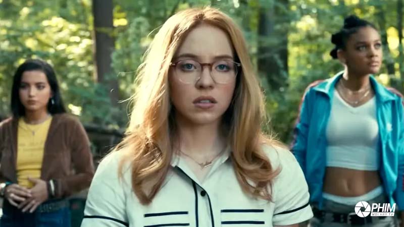 Sydney Sweeney vào vai Julia Cornwall