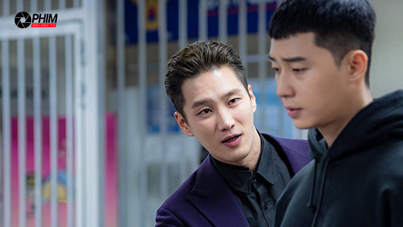 Park Sae Ro Yi phải chịu nhiều oan ức từ Jang Geun Won